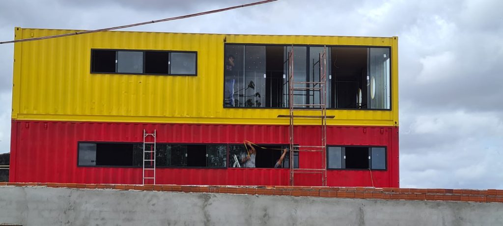 casa container 28 Projeto container Prédio comercial conteiner marítimo 240m2 com 8 Conteiner 40 pés HC