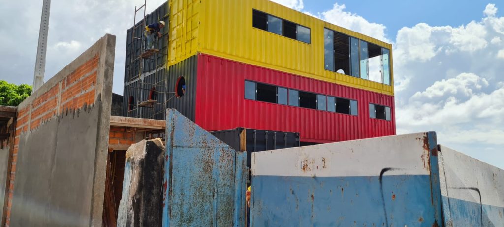 casa container 30 Projeto container Prédio comercial conteiner marítimo 240m2 com 8 Conteiner 40 pés HC